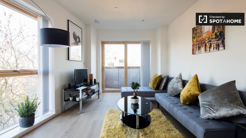 2 Bedroom Flat To Rent In Flat, E2