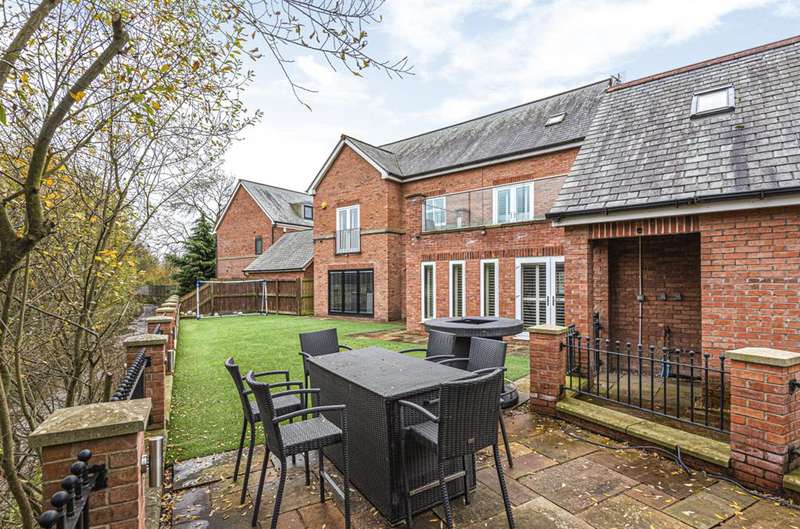 7 Bedroom Detached House For Sale In Drywood Avenue, Worsley