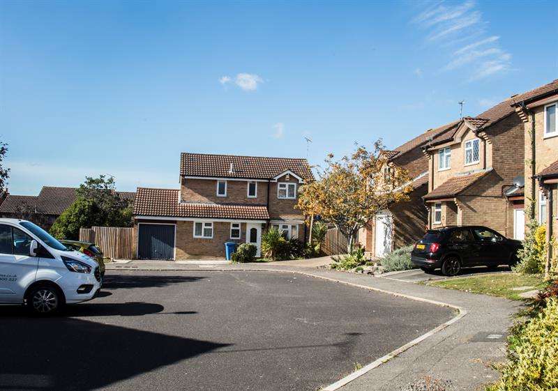 3 Bedroom Detached Property To Rent In Twyford Way, Canford Heath