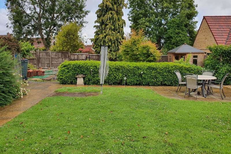 3 Bedroom Bungalow For Sale In Woodmans Close, Chipping Sodbury, BS37