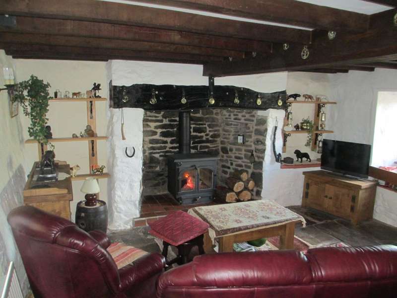 2 Bedroom Detached House For Sale In Bettws Y Crwyn, Newcastleonclun