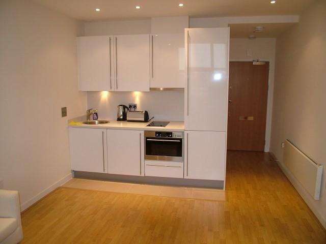 Flat To Rent In Bromyard Avenue, London W3