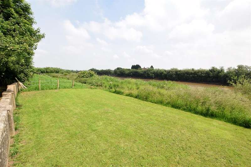 3 Bedroom Detached Bungalow For Sale In North Street, Owston Ferry