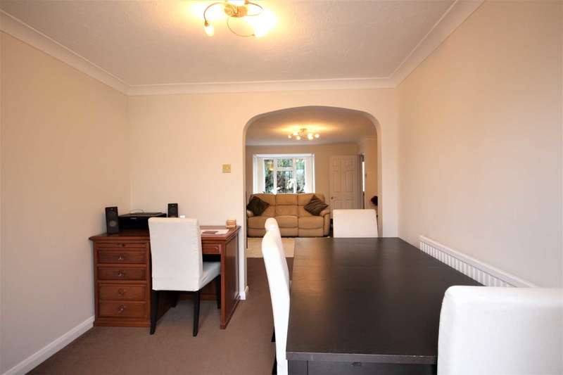 4 Bedroom Detached House For Sale In Eddington Road, Bracknell, RG12