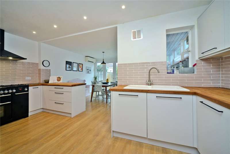 3 Bedroom End Of Terrace House To Rent In Buckland Way, Worcester Park, KT4