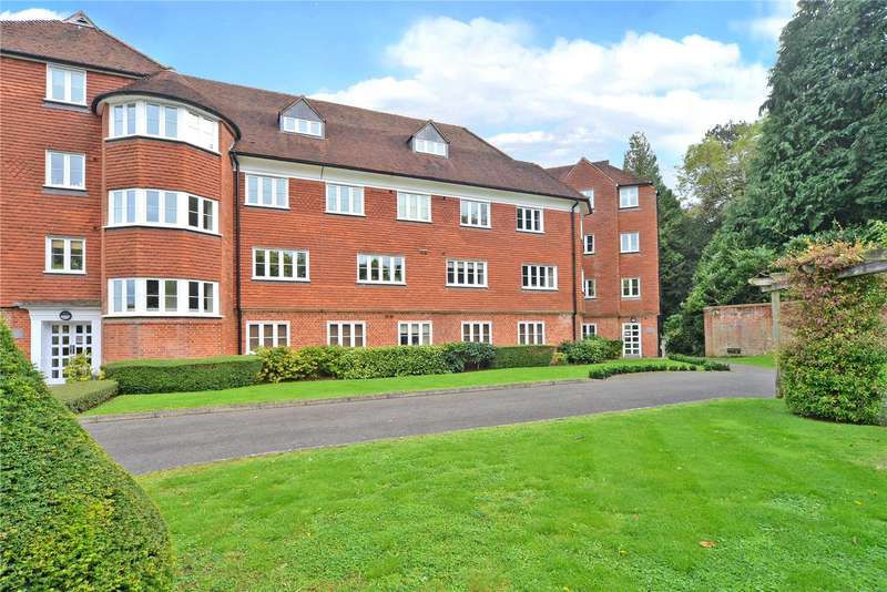 2 Bedroom Flat For Sale In Elizabeth Drive, Banstead, Surrey, SM7