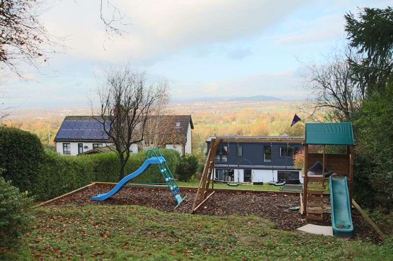 4 Bedroom Property For Sale In Mottram Old Road, Hyde, SK14