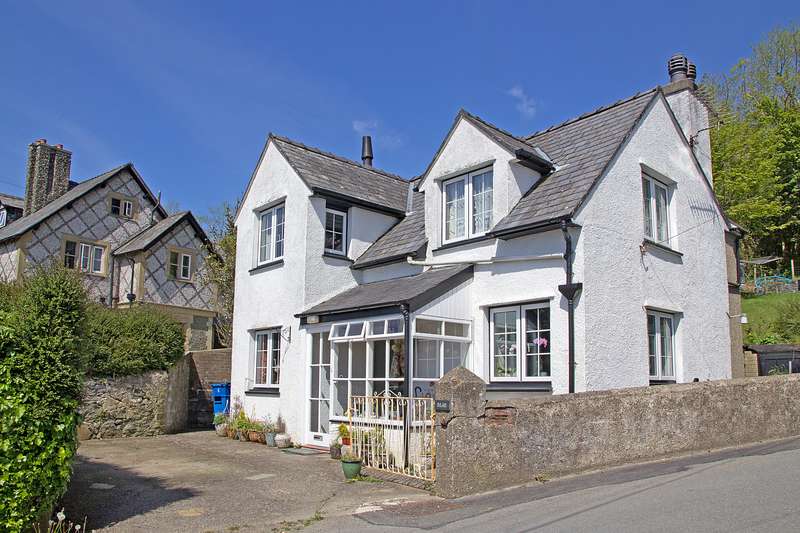 Houses for sale in Criccieth, Gwynedd