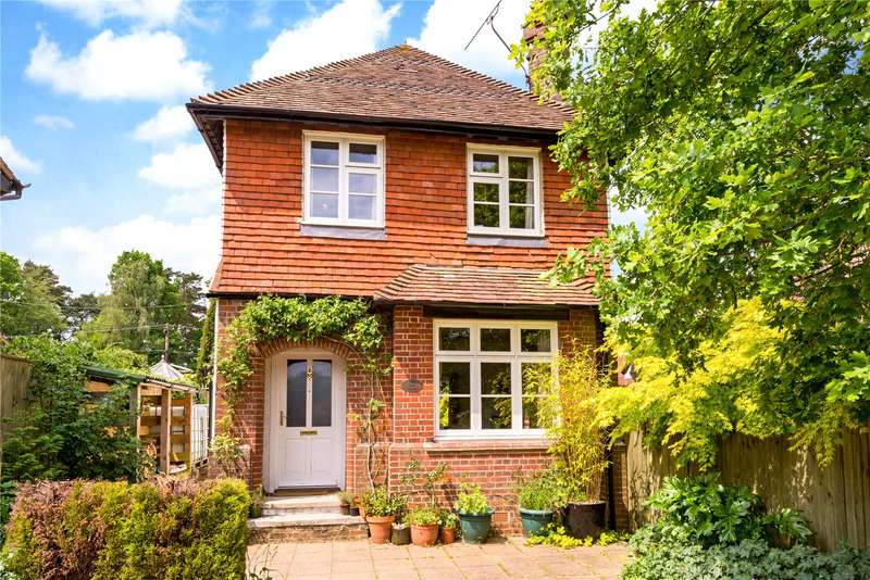 Houses for sale & to rent in GU33 7PG, London Road, Liss Liss