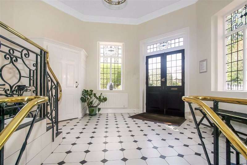 2 Bedroom Apartment Flat For Sale In Addington Road, Sanderstead