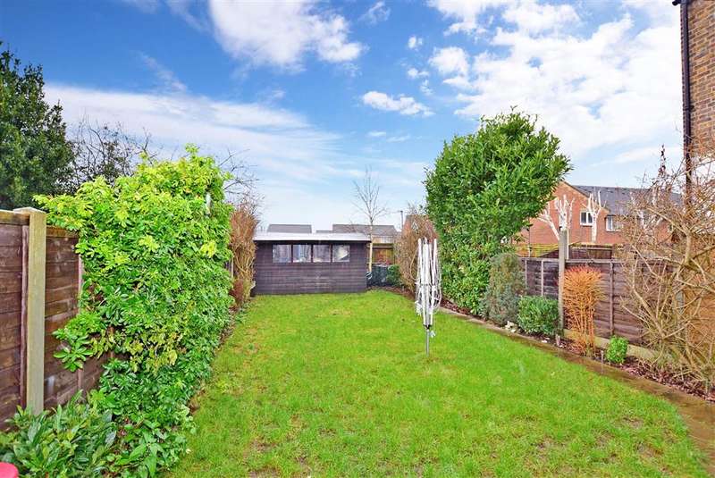 3 Bedroom Semi Detached House For Sale In Queens Road, , Welling, Kent