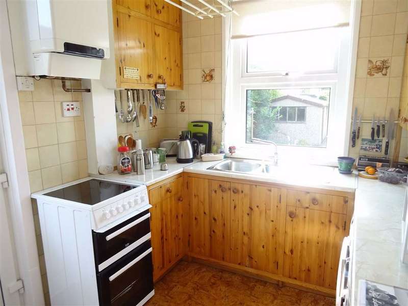 3 Bedroom SemiDetached House For Sale In White Lee Road, Batley, WF17