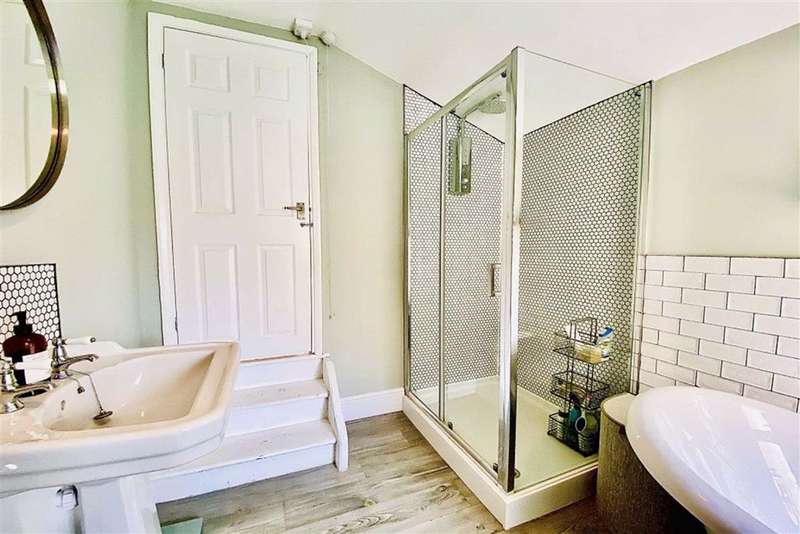 2 Bedroom Terraced For Sale In Swingate Lane, Plumstead, London, SE18