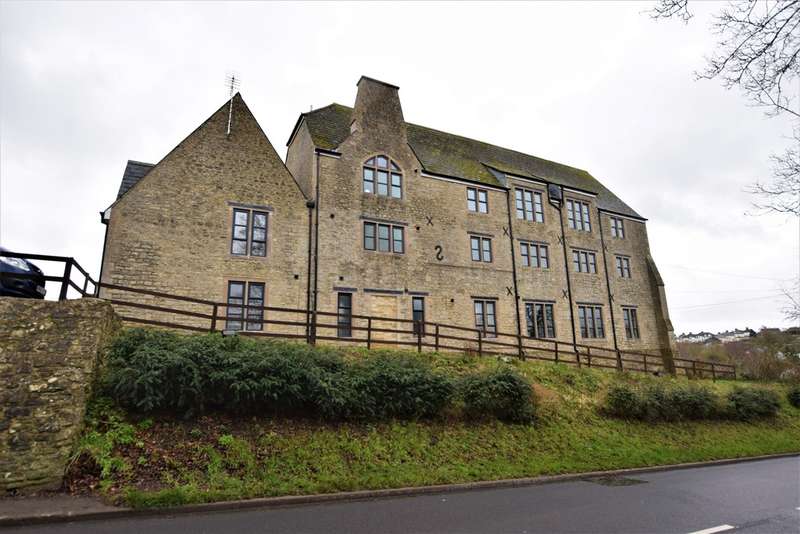 3 Bedroom Semi Detached For Sale In Old Court, Royal Wootton Bassett