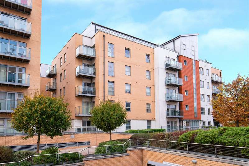 2 Bedroom Flat For Sale In Queen Mary Avenue, London, E18