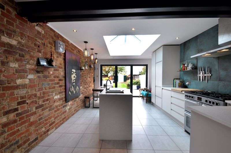 4 Bedroom Property For Sale In Westborough Road, Maidenhead, SL6