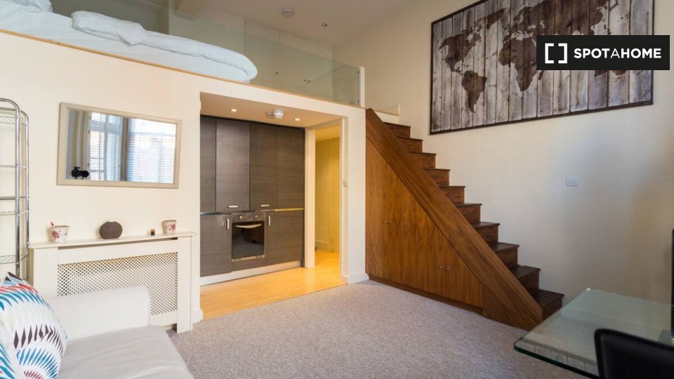 Studio To Rent In J Egerton Gardens, Knightsbridge, London, SW3