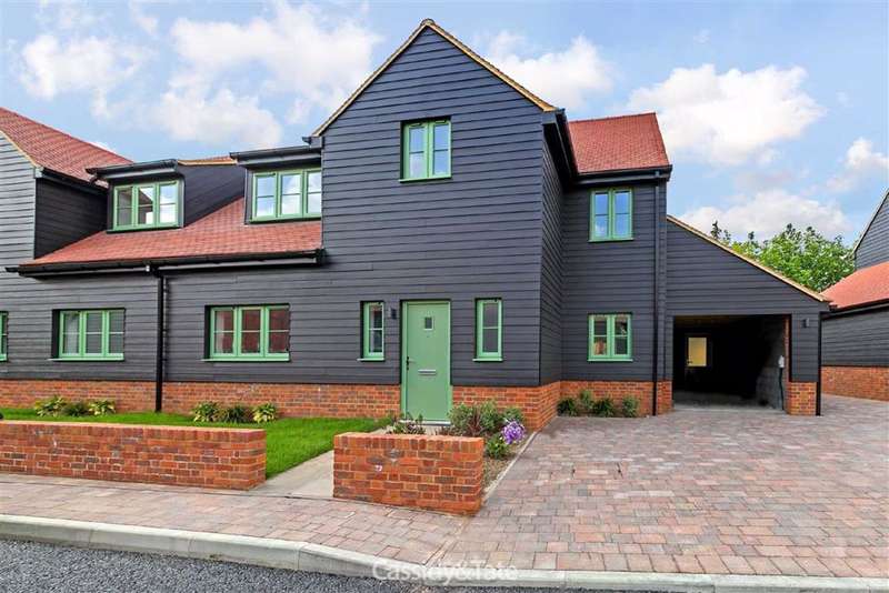 4 Bedroom Property For Sale In Chiltern Hills Close, Tring