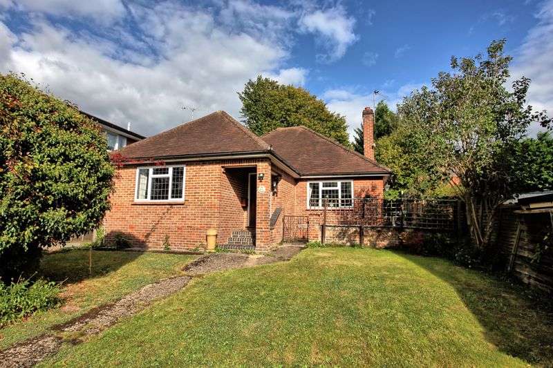 3 Bedroom Property For Sale In Amersham Road, Chalfont St Peter, SL9