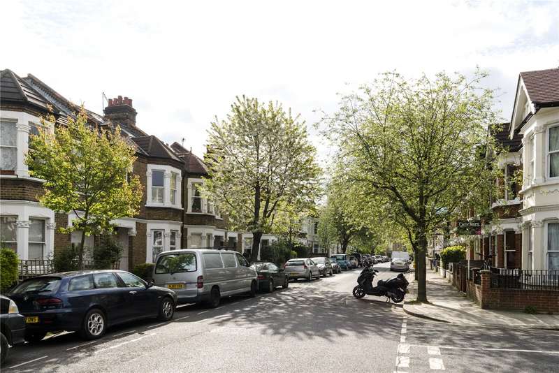 2 Bedroom Flat For Sale In Eynham Road, London, W12