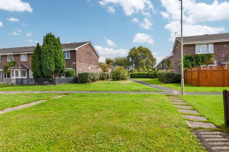 3 Bedroom Property For Sale In Brookside Close, Denmead, PO7