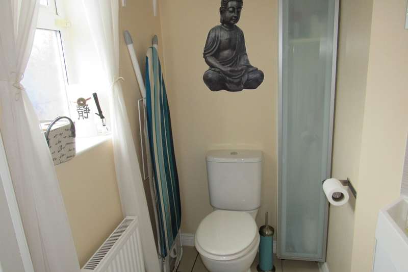 3 Bedroom Terraced House For Sale In Sandycroft Avenue, Wythenshawe