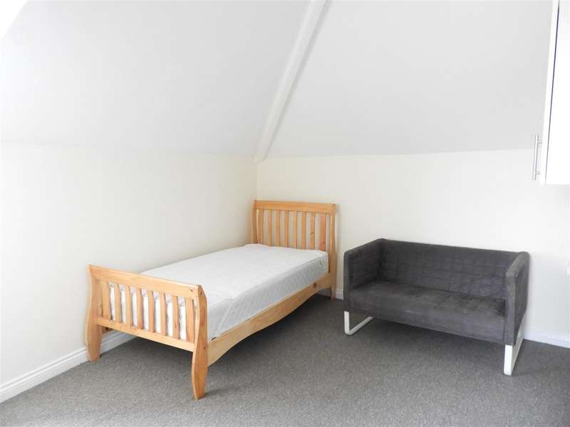 1 Bedroom Studio Flat To Rent In Devizes Road, Old Town, Swindon, SN1