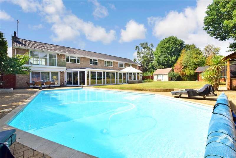 4 Bedroom Detached House For Sale In Long Meadow, , Hutton, Brentwood