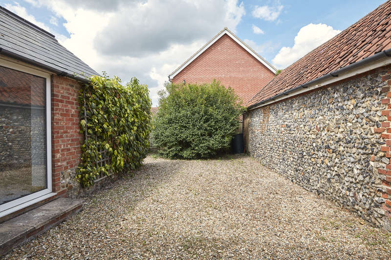 4 Bedroom Detached House For Sale In The Green, Barrow, Bury St