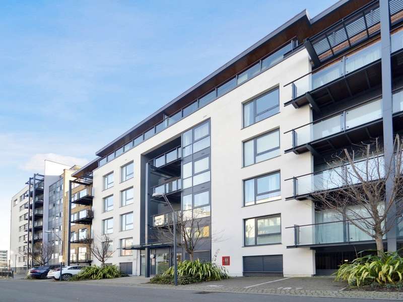2 Bedroom Penthouse For Sale In Boardwalk Place, Canary Wharf, E14