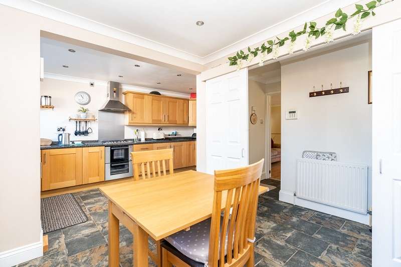 3 Bedroom Link Detached House For Sale In Upper Northam Road, Hedge End