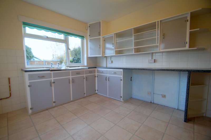 2 Bedroom Bungalow To Rent In Rush Green Road, Clactononsea, CO16