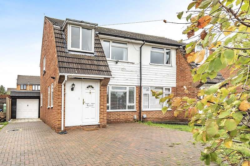 3 Bedroom End Of Terrace For Sale In Southwood Avenue, Knaphill, Woking