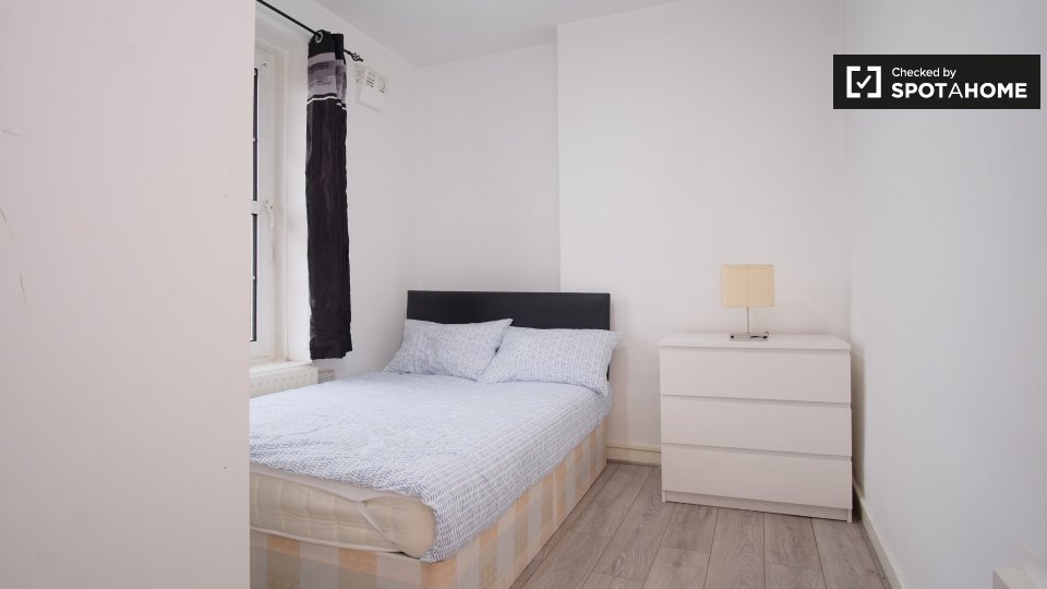 4 Bedroom Flat To Rent In Quaker St, E1