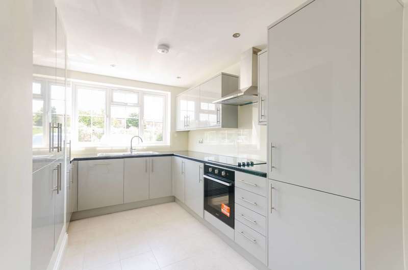 2 Bedroom Flat To Rent In Toby Way, Tolworth, KT5