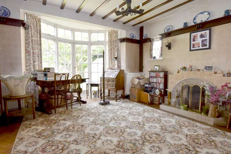 2 Bedroom Detached Bungalow For Sale In Farm Lane, Purley, CR8