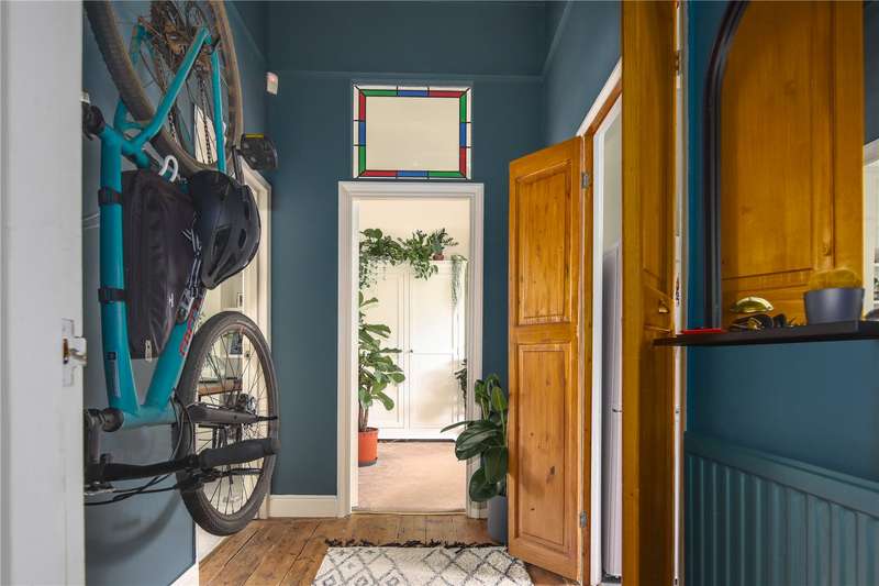 1 Bedroom Flat For Sale In Grosvenor Road, London, E11