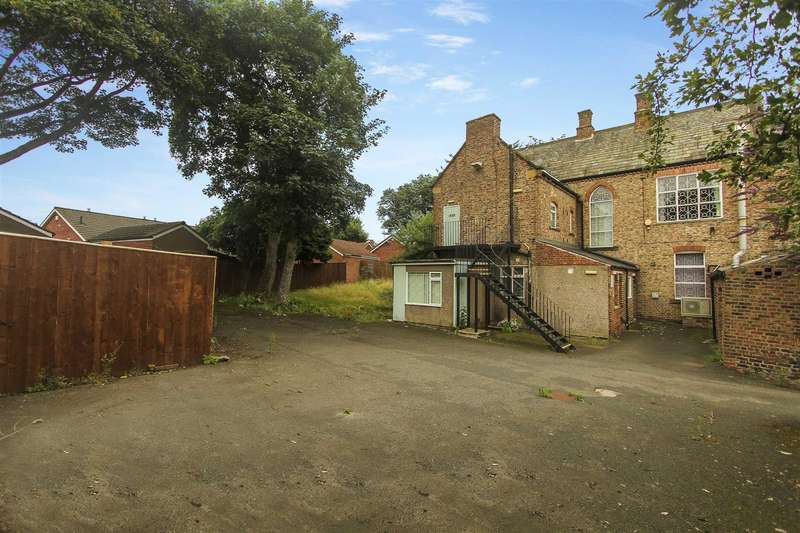 7 Bedroom Terraced House For Sale In Lovaine Terrace, North Shields, NE29