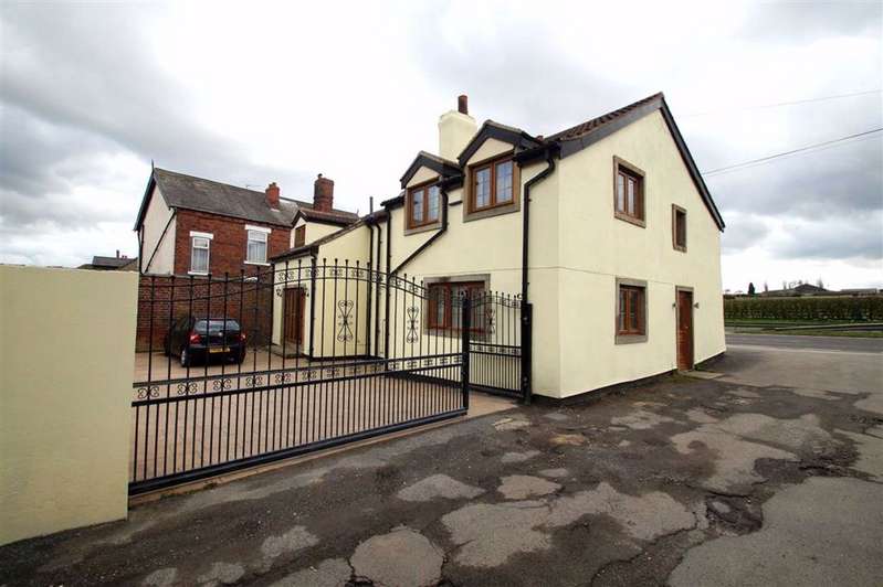 4 Bedroom Detached Property For Sale In Selby Road, Swillington Common