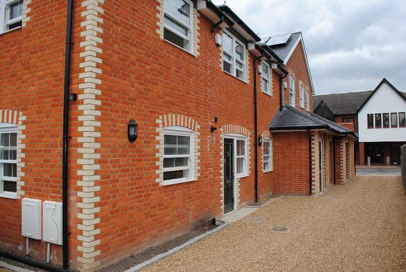 1 Bedroom Flat To Rent In St Johns, GU21