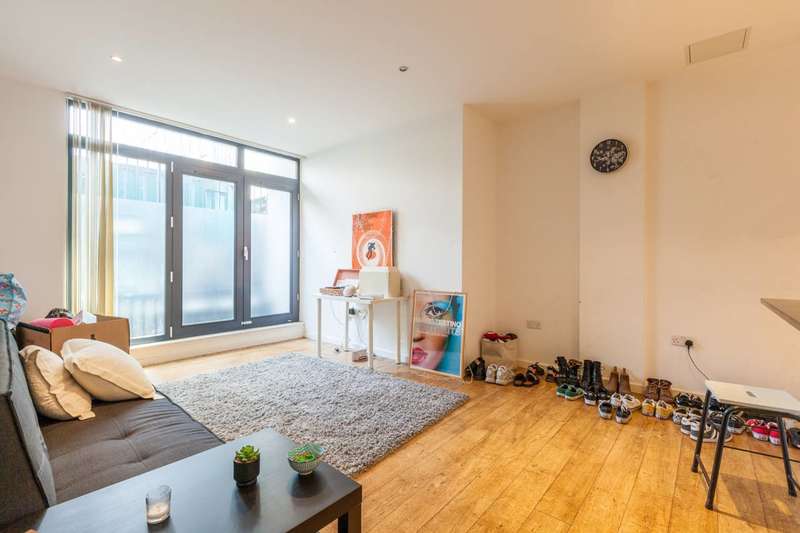 2 Bedroom Flat To Rent In Waterson Street, Shoreditch, E2