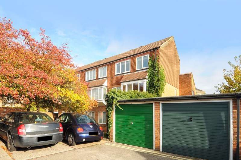 2 Bedroom Flat To Rent In Wokingham, RG40