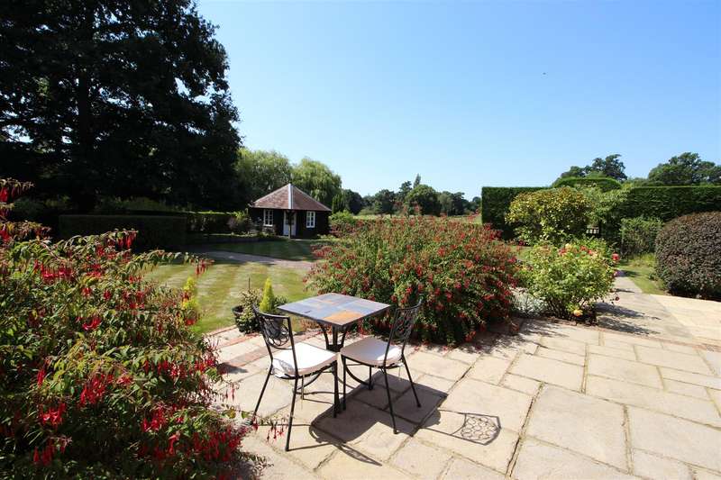3 Bedroom House For Sale In Calcot Court, Calcot, Reading, RG31
