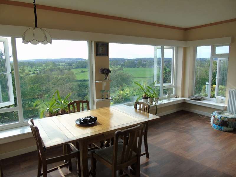 4 Bedroom Detached House For Sale In The Roman Way, Glastonbury, BA6