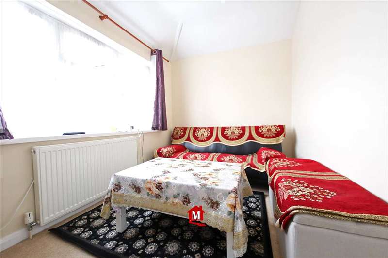 2 Bedroom For Sale In Cumberland Avenue, Slough, SL2