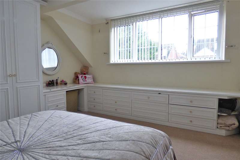 3 Bedroom Property For Sale In Yorkdale Clarksfield Oldham