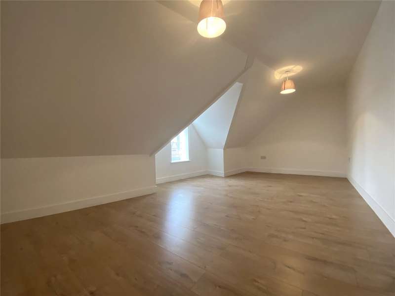 2 Bedroom Flat To Rent In Station Road, Rainham, Kent, ME8