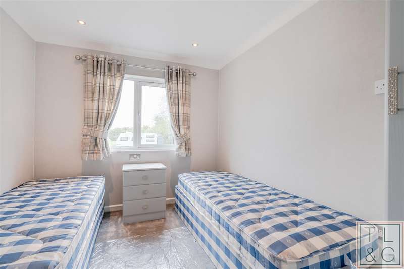 2 Bedroom Park Home For Sale In Broadway Road, Evesham, WR11