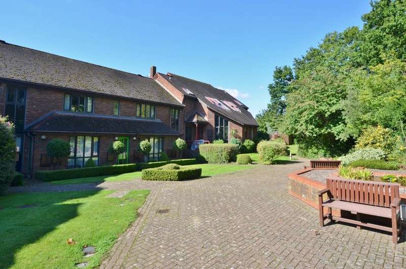 1 Bedroom Flat To Rent In Robinwood Grove, Hillingdon, UB8