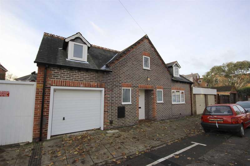 3 Bedroom Detached House To Rent In Wilson Grove, Southsea, PO5
